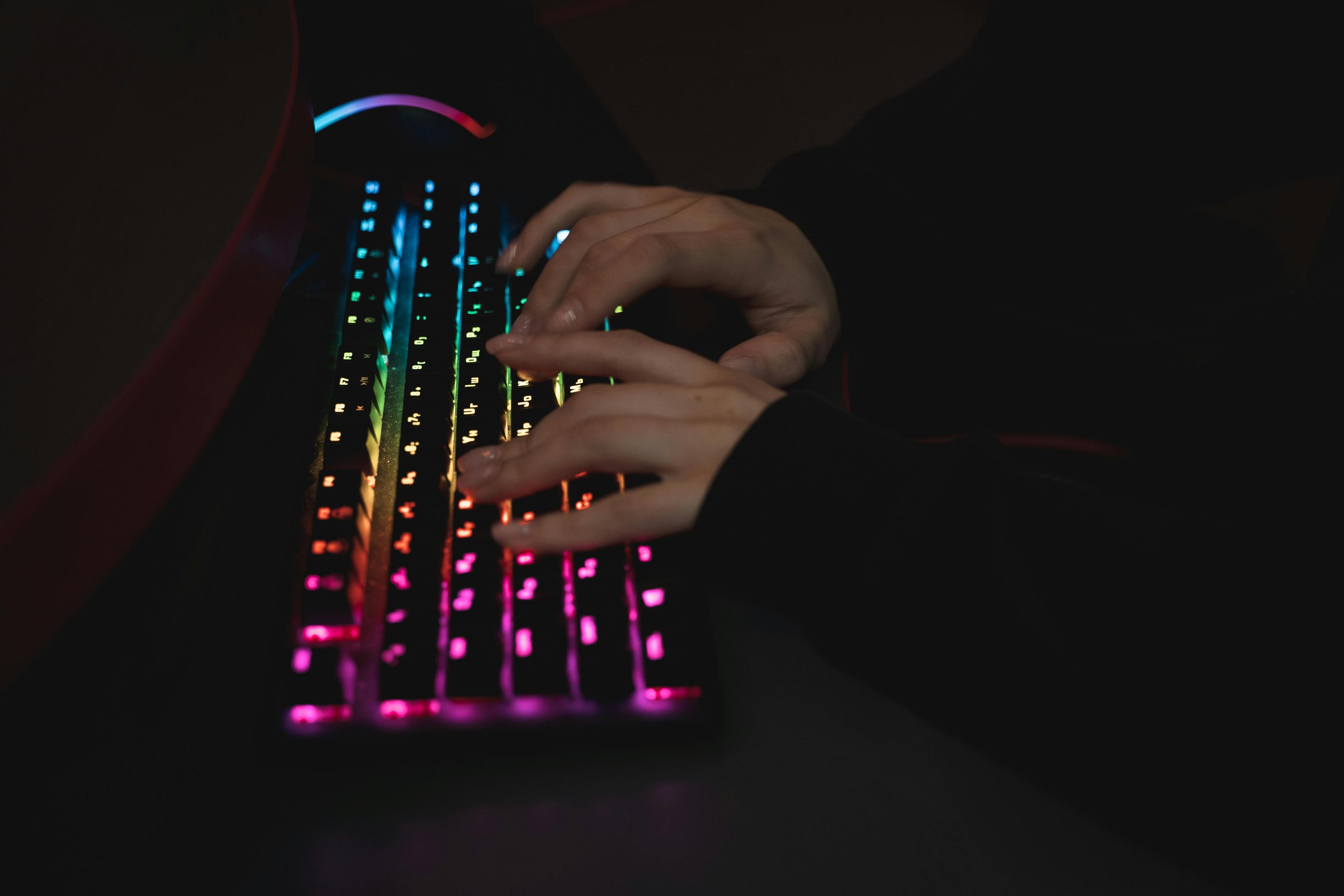 Cómo ajustar las luces del teclado en una computadora portátil Lenovo Legion